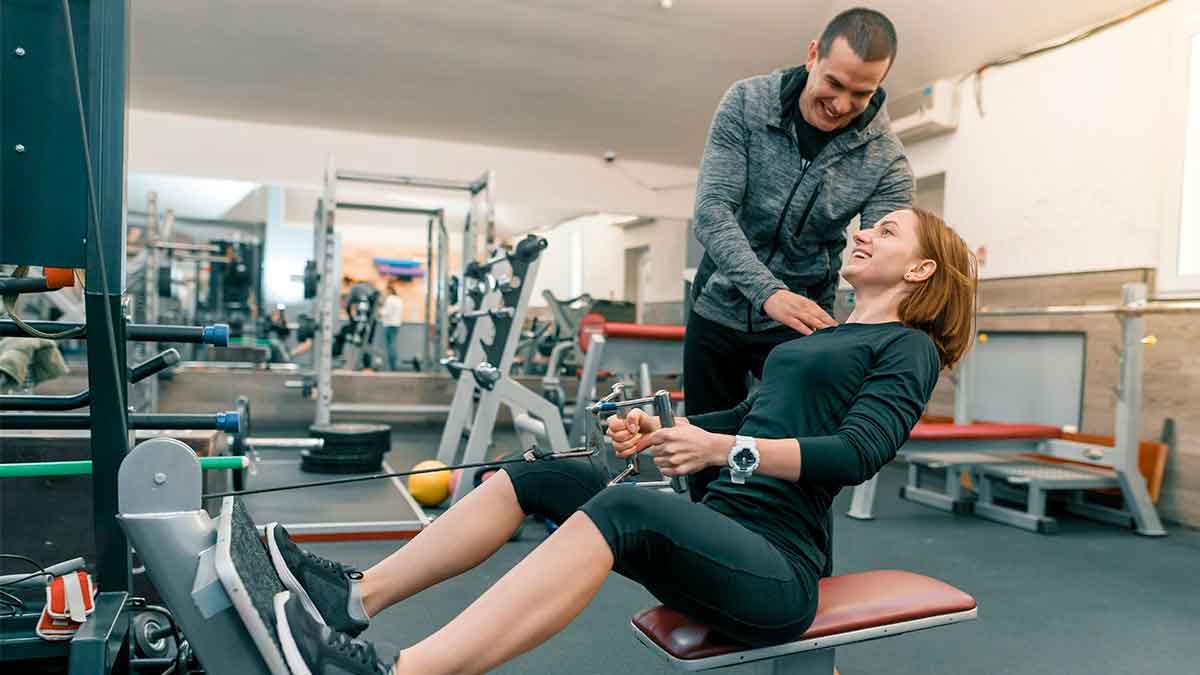Curso gratis de monitor de gimnasio y entrenador personal.