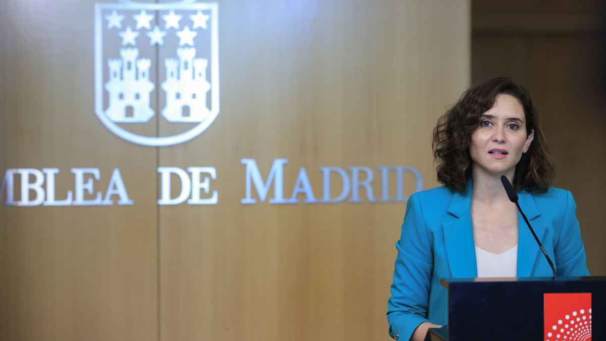 Isabel Díaz Ayuso anunciando una nueva deducción fiscal para jóvenes que estudian y trabajan