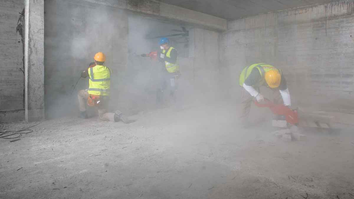 Trabajadores expuestos a polvo y agentes cancerígenos durante trabajos de construcción