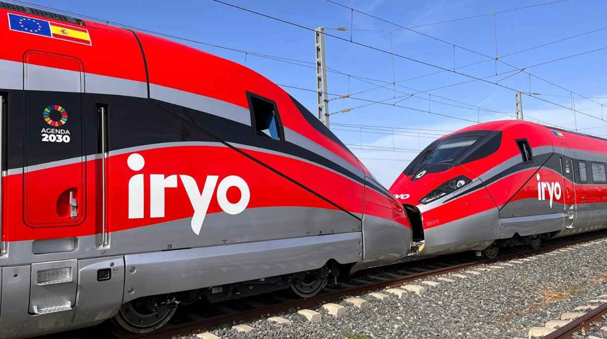 Trenes de Iryo en la vía ferroviaria tras la suspensión de la ruta de alta velocidad Madrid Málaga