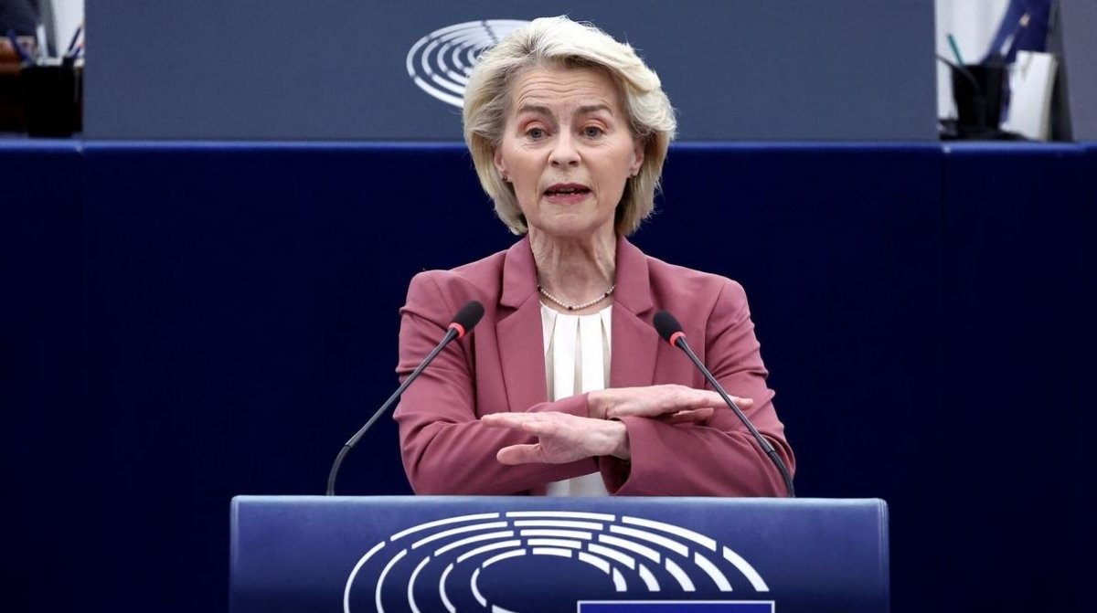 Presidenta de la Comisión Europea anuncia nuevas normas de la UE para controlar la inteligencia artificial en empresas