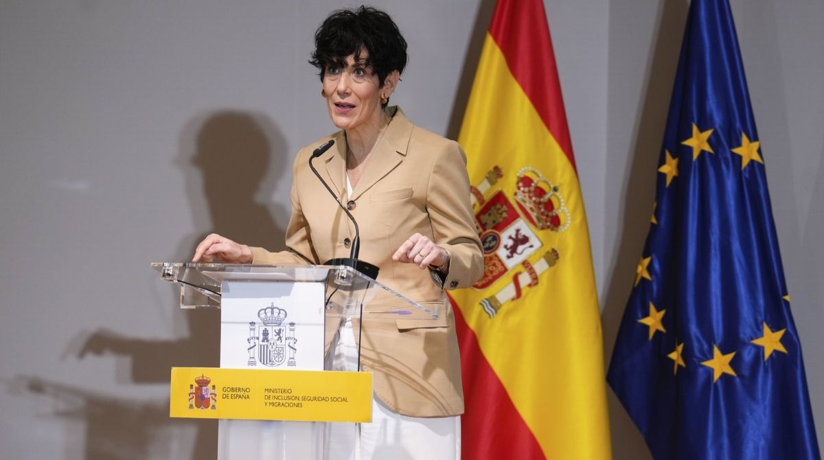Ministra de Seguridad Social en rueda de prensa sobre cambios en bajas laborales y jubilación parcial