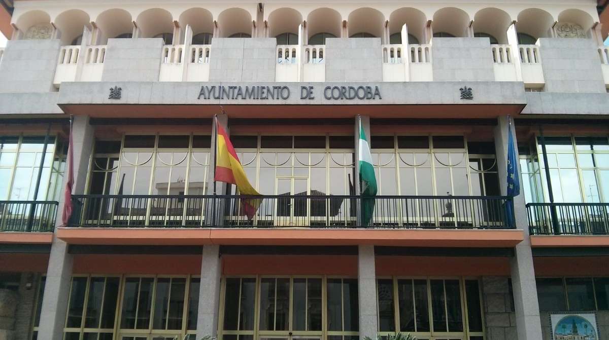 Fachada del Ayuntamiento de Córdoba donde se han convocado 55 plazas de auxiliar administrativo con la ESO