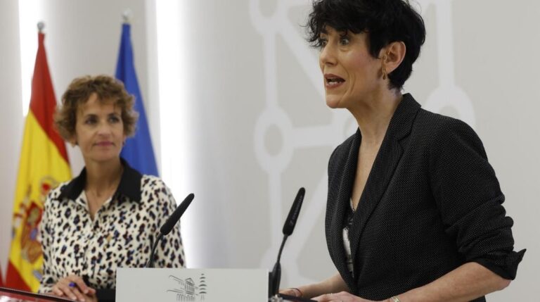 Responsables de la Seguridad Social durante una comparecencia sobre ayudas del Ingreso Mínimo Vital en España