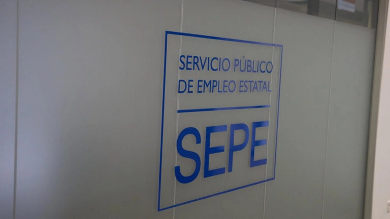 Oficina del SEPE con nuevas ayudas para desempleados que han agotado el paro en 2026