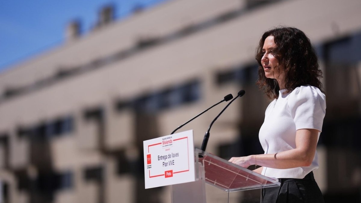 Isabel Díaz Ayuso anuncia nuevas ayudas para trabajadores despedidos cerca de la jubilación en Madrid