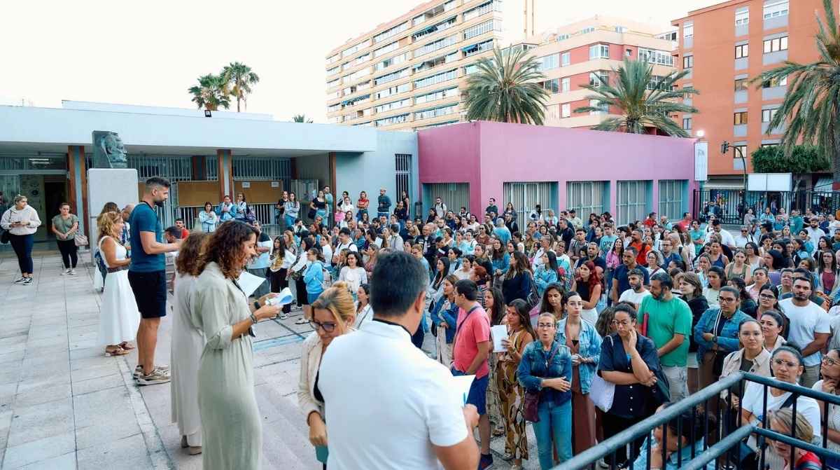 Infoemplea2 28 Opositores concentrados tras repetir examen para optar a plazas vacantes de funcionario en la Administración Pública