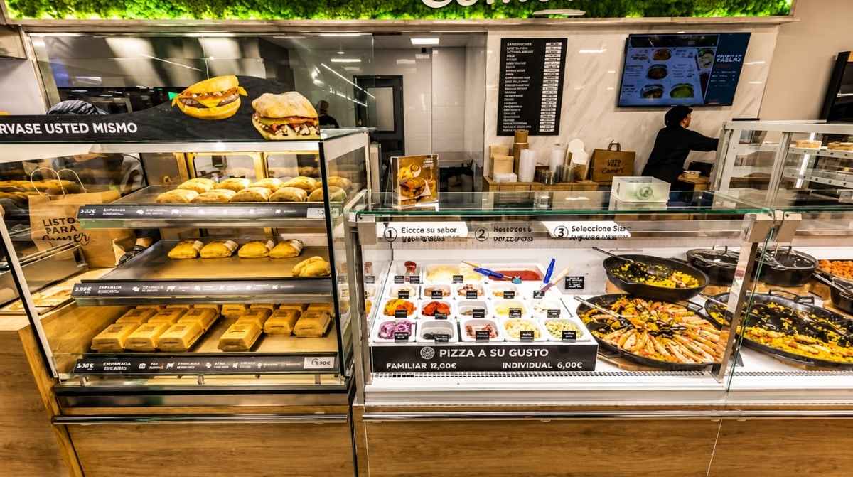 Sección de platos preparados de Mercadona relacionada con el despido de una trabajadora por errores en etiquetado de alimentos