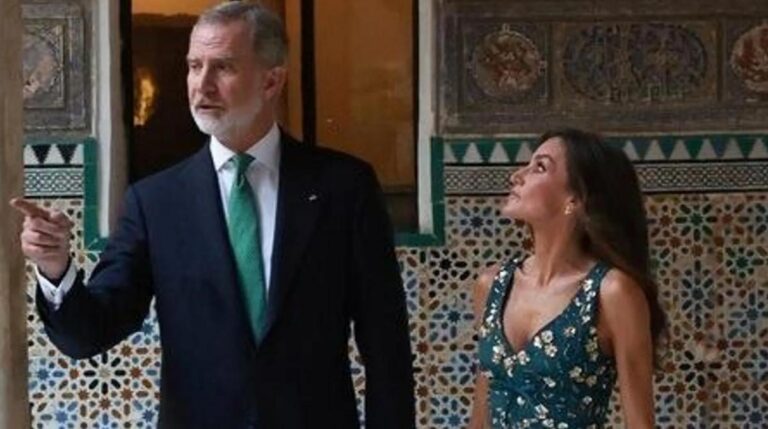 Reyes Felipe y Letizia en el Palacio de la Zarzuela durante un acto institucional