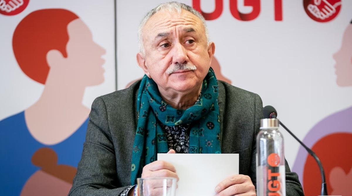 Representante de UGT durante la presentación del informe sobre el aumento de bajas en periodo de prueba en contratos indefinidos