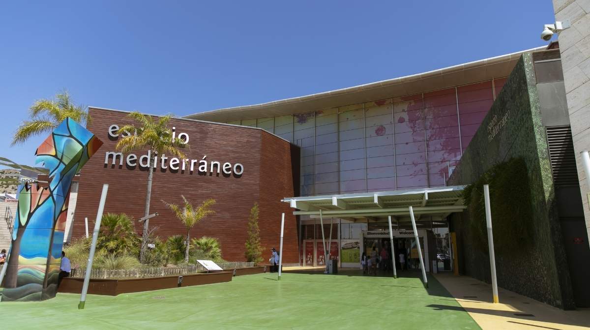 Centro Comercial Espacio Mediterráneo de Cartagena donde Springfield Kids abrirá una nueva tienda y busca empleados
