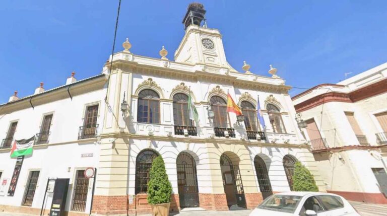 Ayuntamiento de Morón de la Frontera que ha convocado dos plazas de albañil y una bolsa de empleo temporal