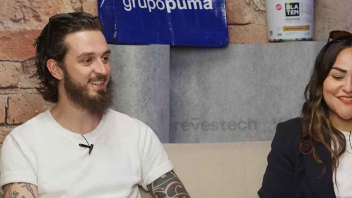 Rubén, carpintero, durante una entrevista en la que habla sobre la falta de profesionales en los oficios tradicionales.