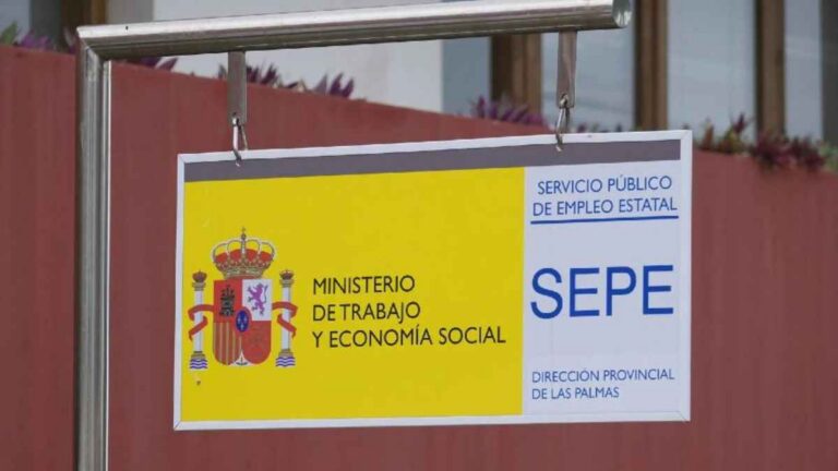 Cartel del SEPE en una oficina del Servicio Público de Empleo Estatal