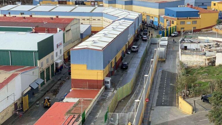 Trabajadores de una empresa en Ceuta beneficiada por las nuevas bonificaciones a la contratación