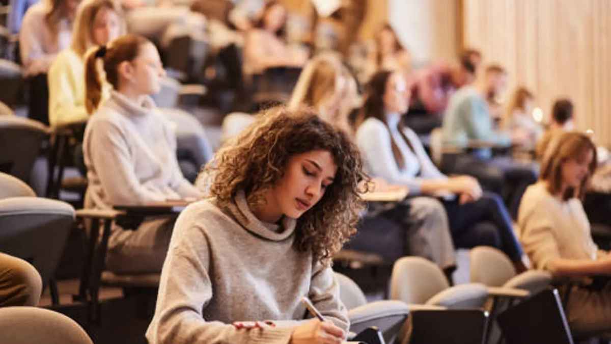 Aspirantes preparando una oposición para plazas de Administrativo