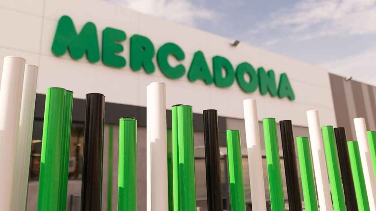 Exterior de un supermercado Mercadona relacionado con una sentencia por despido.
