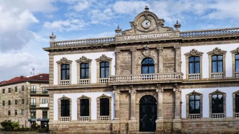 Vista del Ayuntamiento de Pontevedra, que ha convocado nuevas plazas de empleo público