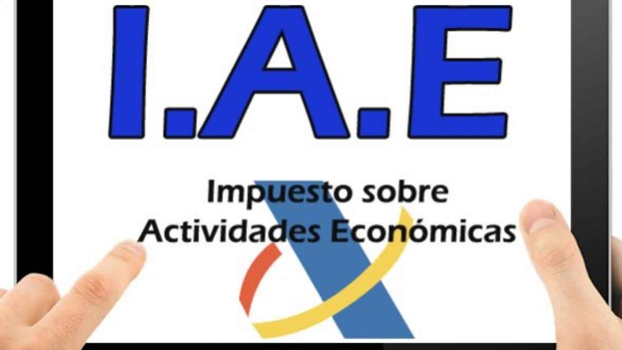 IAE Impuesto sobre Actividades Económicas en una pantalla digital