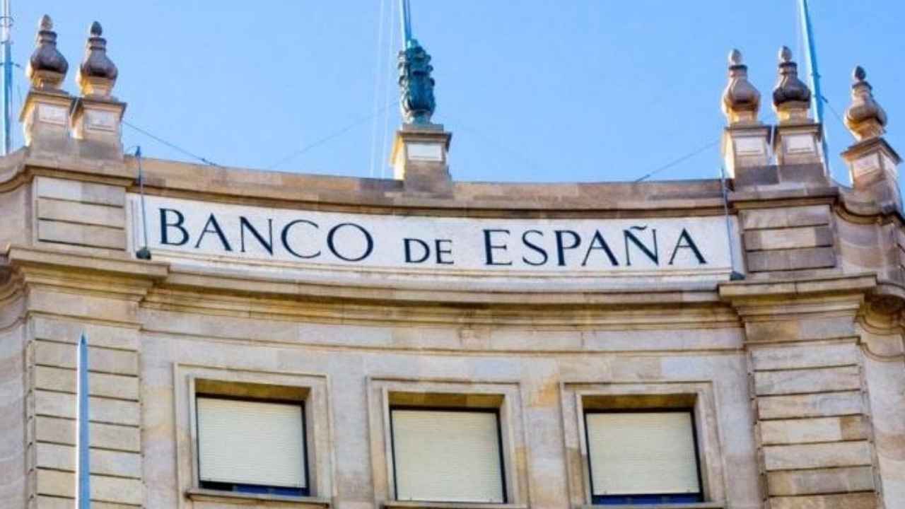 Fachada del Banco de España, organismo que gestiona los informes CIRBE sobre préstamos, créditos y avales