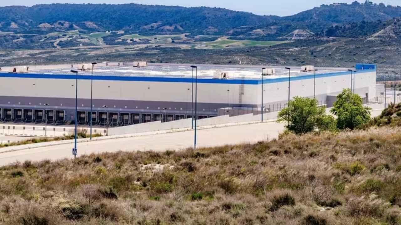 Centro logístico ZAZ8 de Amazon en La Muela, Zaragoza