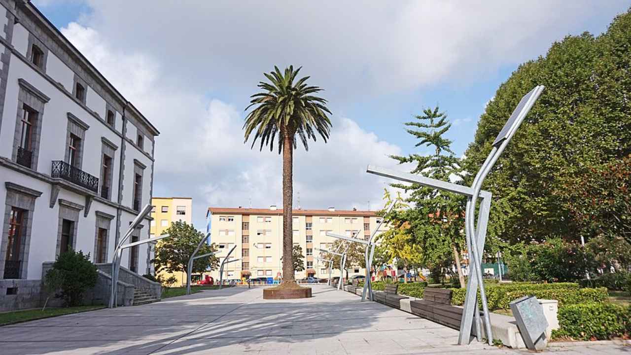 Santoña abre una bolsa de trabajo para contratar peones de vías públicas que tengan con certificado de escolaridad