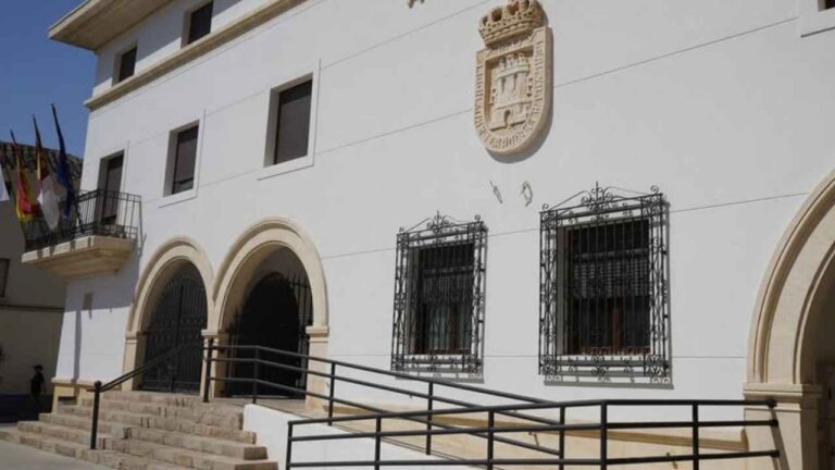 Fachada del Ayuntamiento de La Roda en Albacete