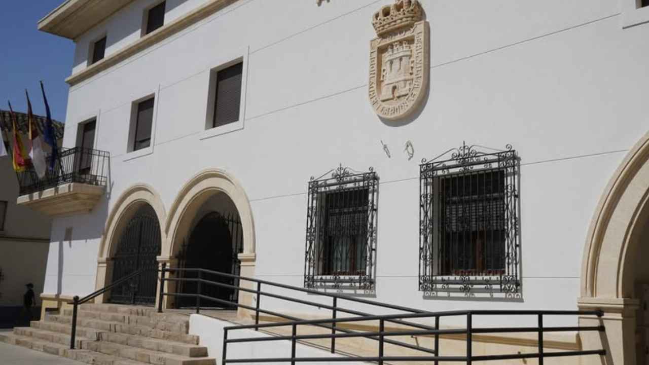 Fachada del Ayuntamiento de La Roda en Albacete