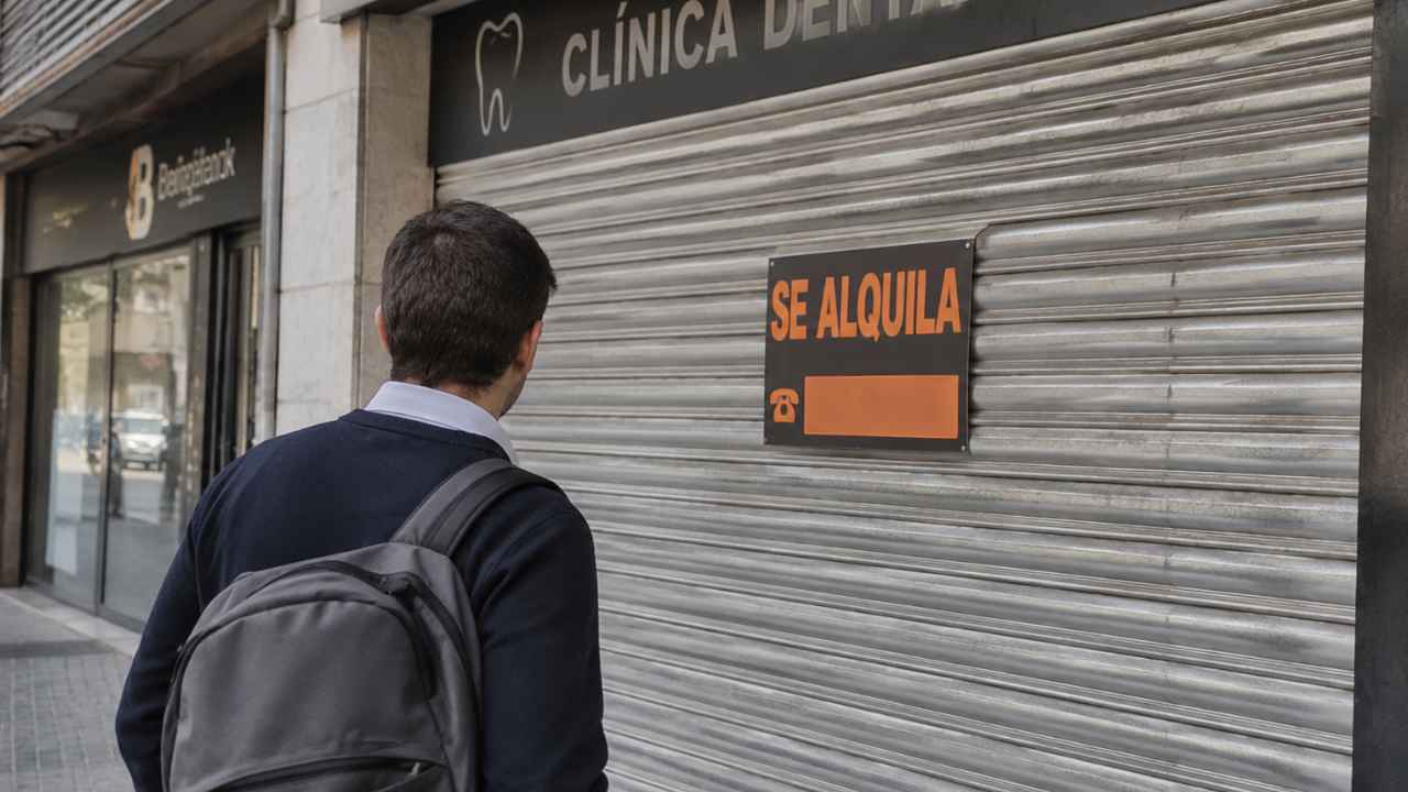 La empresa cierra mientras está de permiso de paternidad y la Justicia reconoce que hubo despido tácito logrando una indemnización de 1.877,61 euros