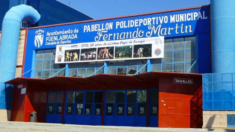 Exterior del pabellón polideportivo municipal Fernando Martín de Fuenlabrada.