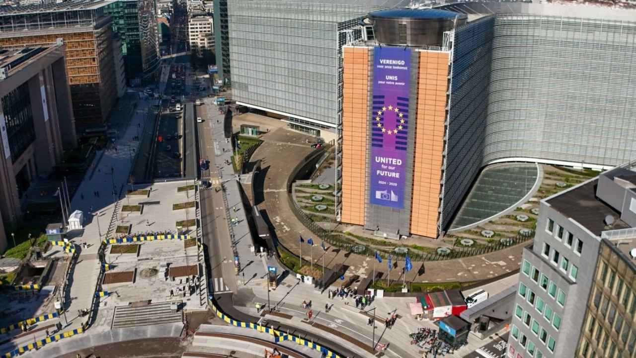 Bruselas prevé que la crisis energética impida crear 440.000 empleos en la UE durante 2026