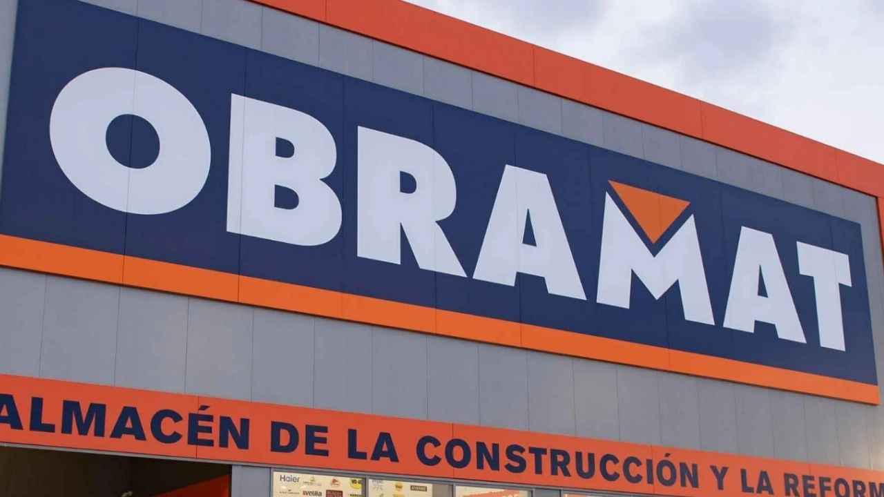 OBRAMAT busca 212 personas para trabajar en España: 25 días de vacaciones, cumpleaños libre, descuento del 10% en compras, seguro de vida y cesta de Navidad