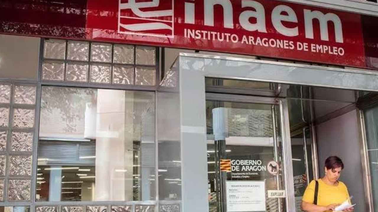 Oficina del INAEM en Aragón, donde se impulsará un programa de formación para desempleados dotado con 3 millones de euros.