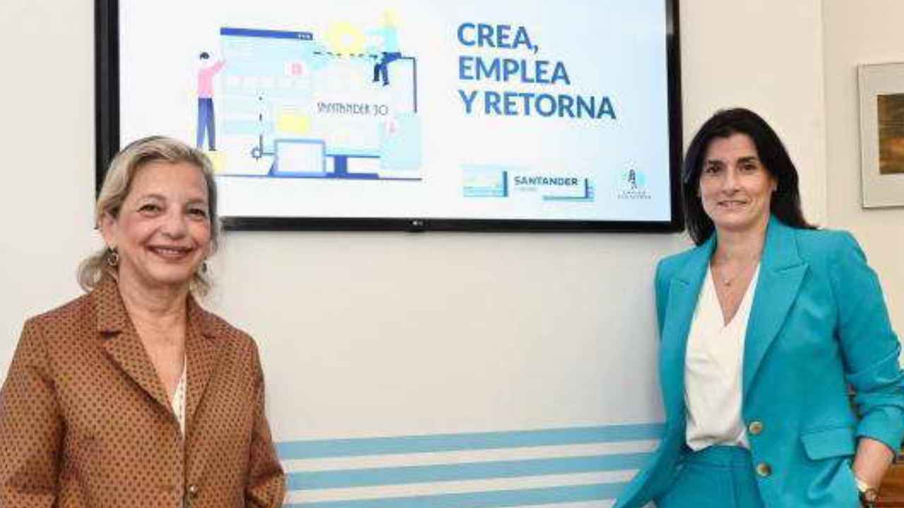 Dos representantes municipales de Santander presentan el programa de ayudas Santander Crea y Emplea 2026 para emprendedores y empresas.