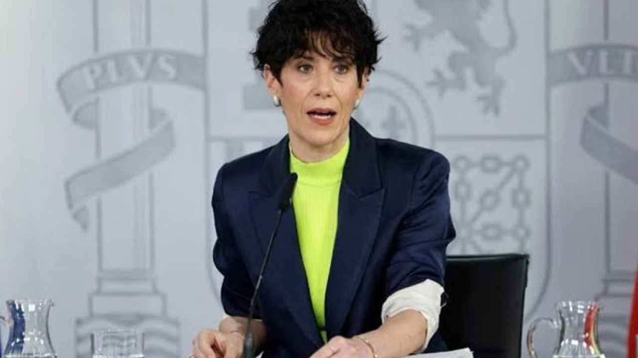 Una representante del Gobierno durante una rueda de prensa sobre asuntos de la Seguridad Social