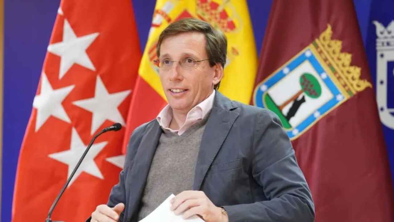José Luis Martínez-Almeida durante una comparecencia ante los medios de comunicación en el Ayuntamiento de Madrid.