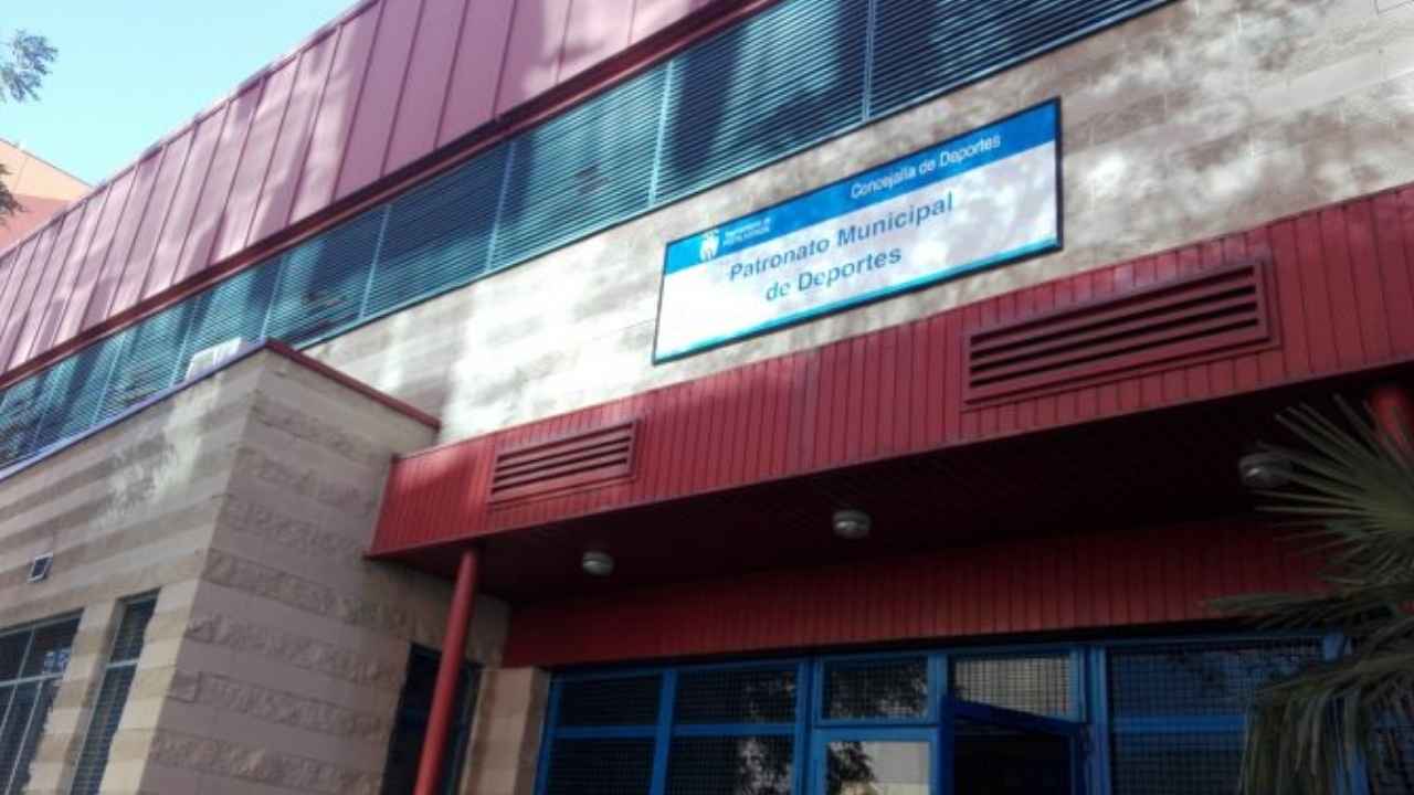 Infoemplea2 2 Fachada del Patronato Municipal de Deportes de Fuenlabrada, organismo que convoca tres plazas de técnico deportivo.