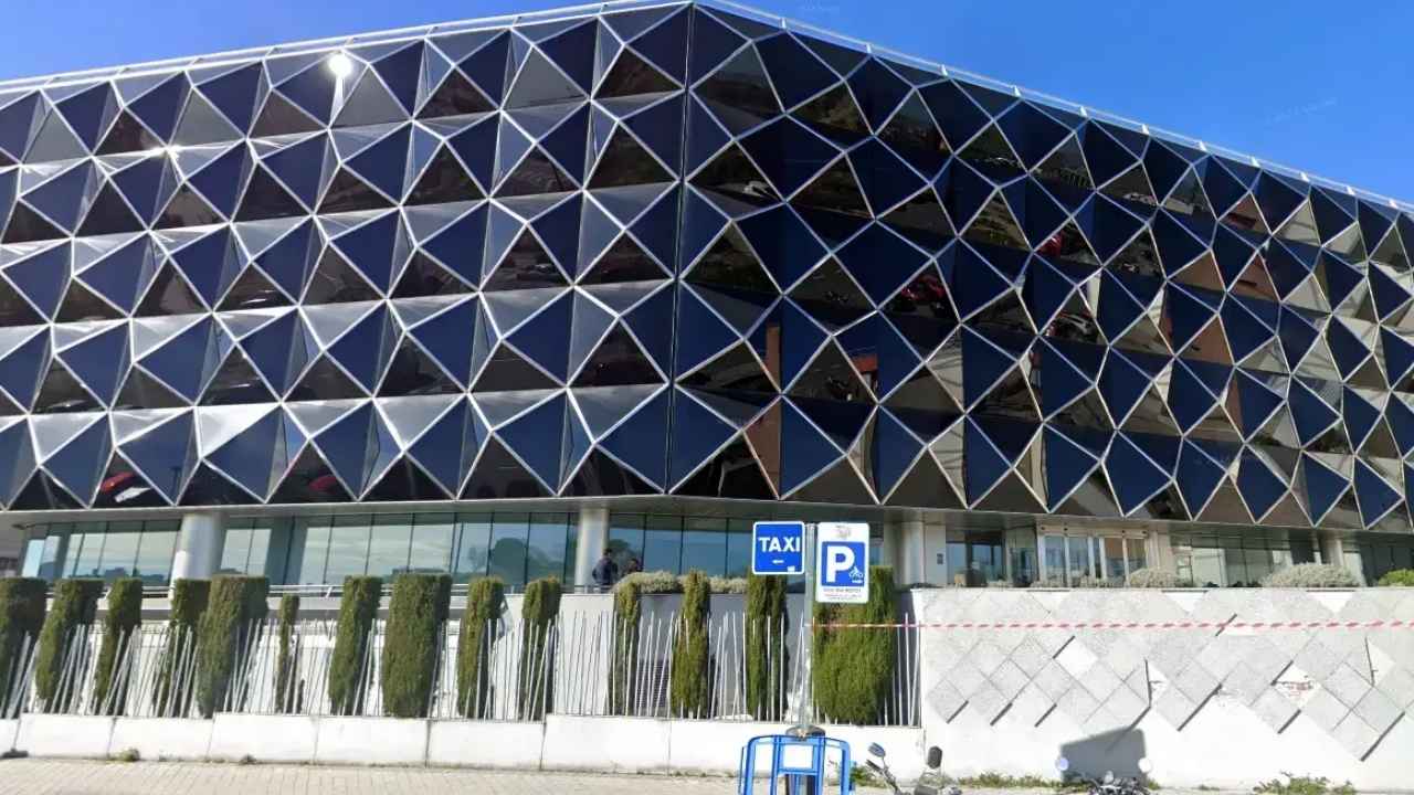 Edificio de Nokia en Espoo, Finlandia, fotografiado desde el exterior.